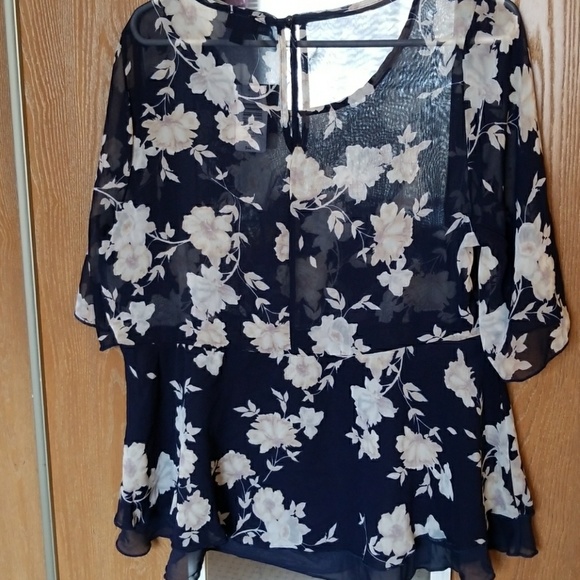 Torrid Sheer Floral Peplum Top, SIZE 00 - Picture 2 of 2